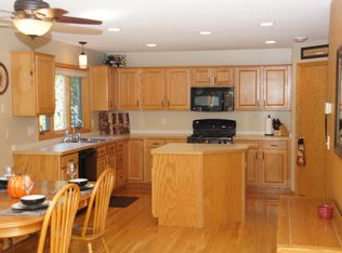 25228 Grizzly Ct, Wyoming, MN 55092