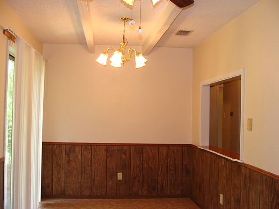 4th image of 110 Woodhaven St