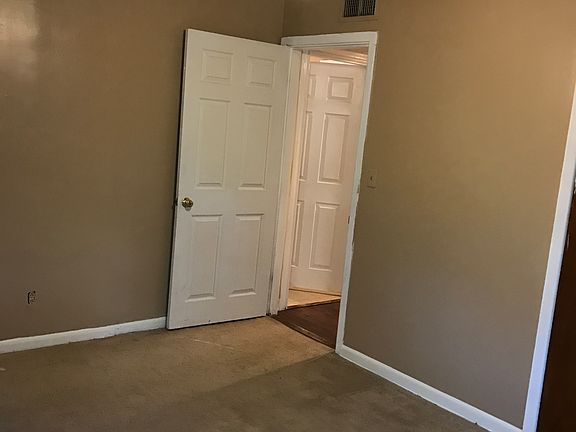 4th image of 2022 Susan St