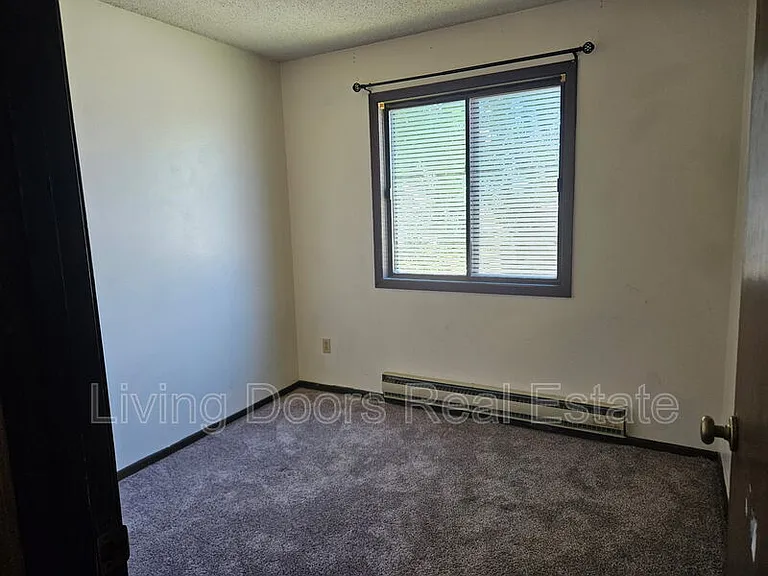 210 N Phillips Ave #8 — Photo 7
