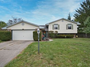 1937 Robinhood Dr, Miamisburg, OH 45342