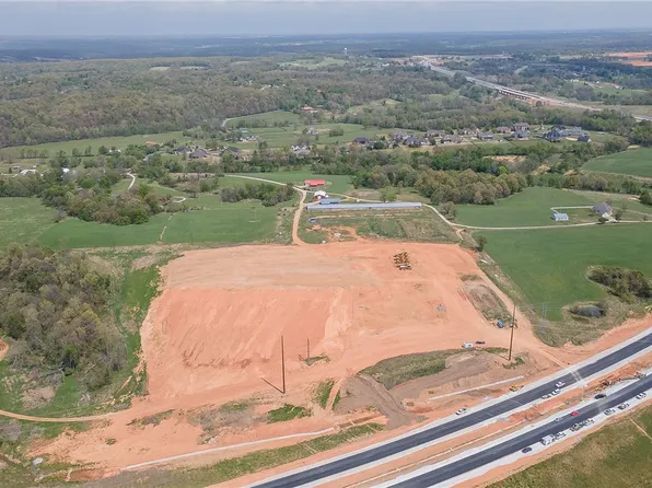 1829 Brush Creek Rd, Springdale, AR 72762