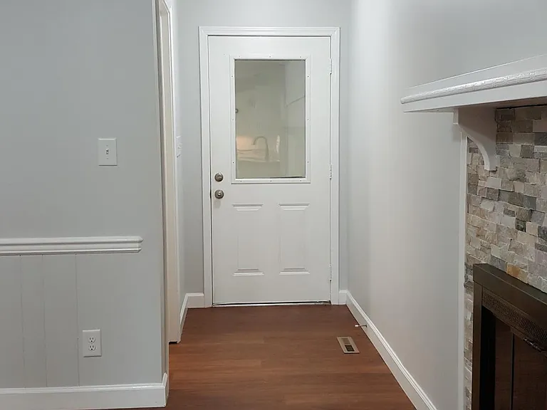 1221 Bethesda Rd — Photo 11