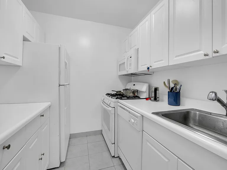 345 E 80th St #31H — Photo 10