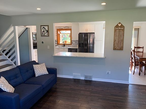 4th image of 2N167 La Londe Ave