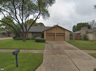 5442 Briarwood Forest Dr, Houston, TX 77088