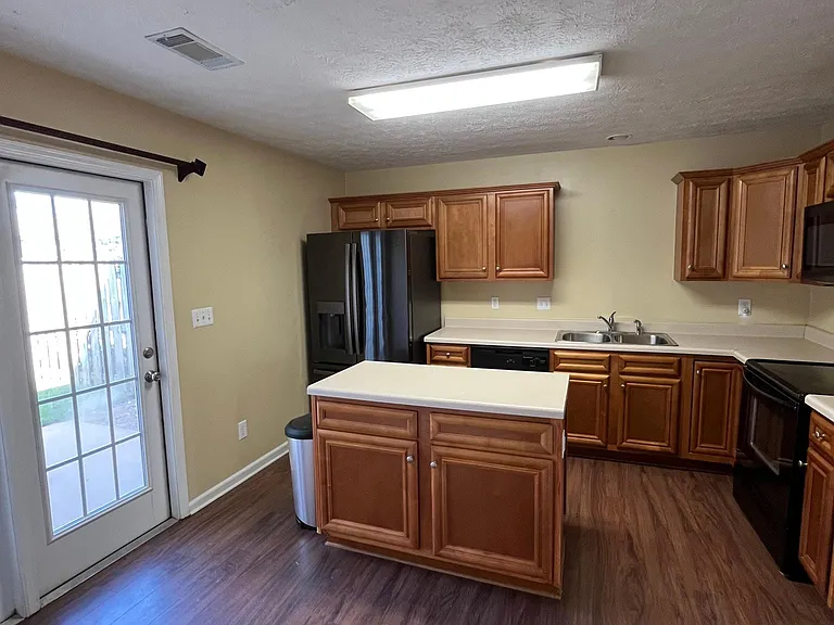 2108 Winding Oak Dr — Photo 3