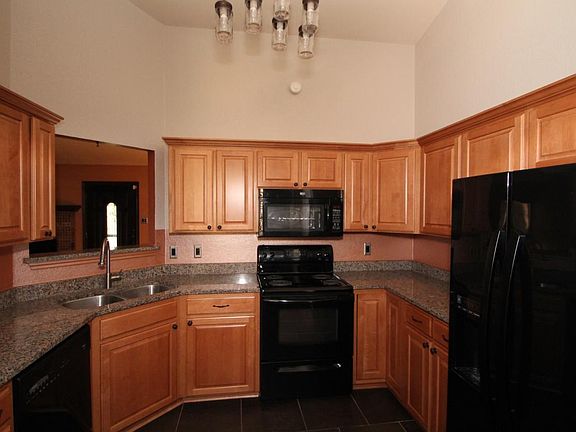 5th image of 304 Eichelberger Dr