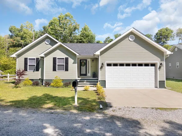 32 Kentucky Dr, Hazard, KY 41701