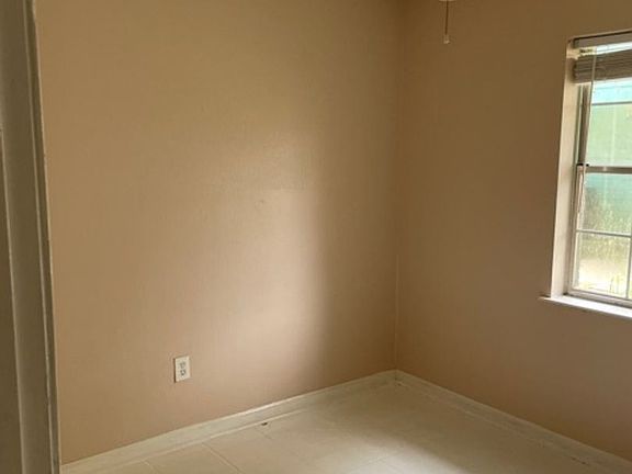 5th image of 8743 Aubin St #G60