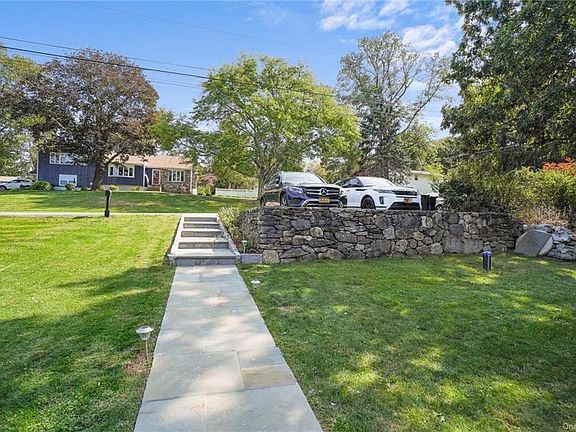 3rd image of 36 Walton Dr