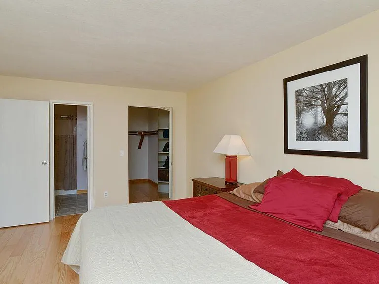 427 Wright St #302 — Photo 14