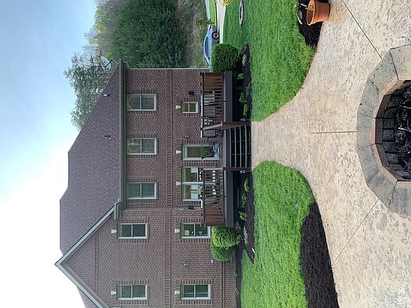 3rd image of 176 Kaladar Dr