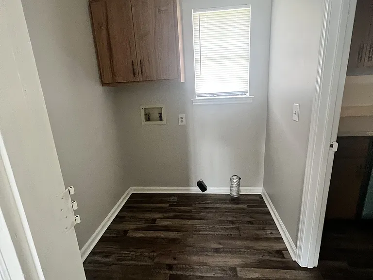1103 Hickory St — Photo 9
