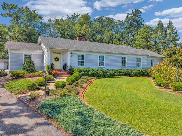 107 Peachtree Dr, Greer, SC 29651