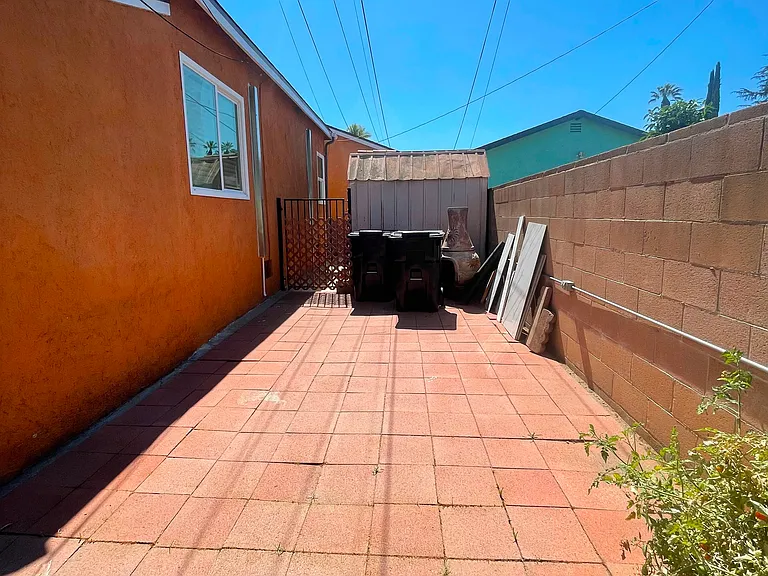 1112 S Chapel Ave — Photo 18