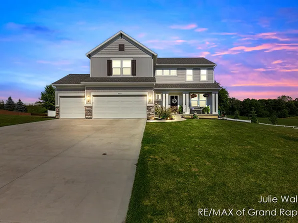 8504 Snowy Plover Rd SE, Caledonia, MI 49316