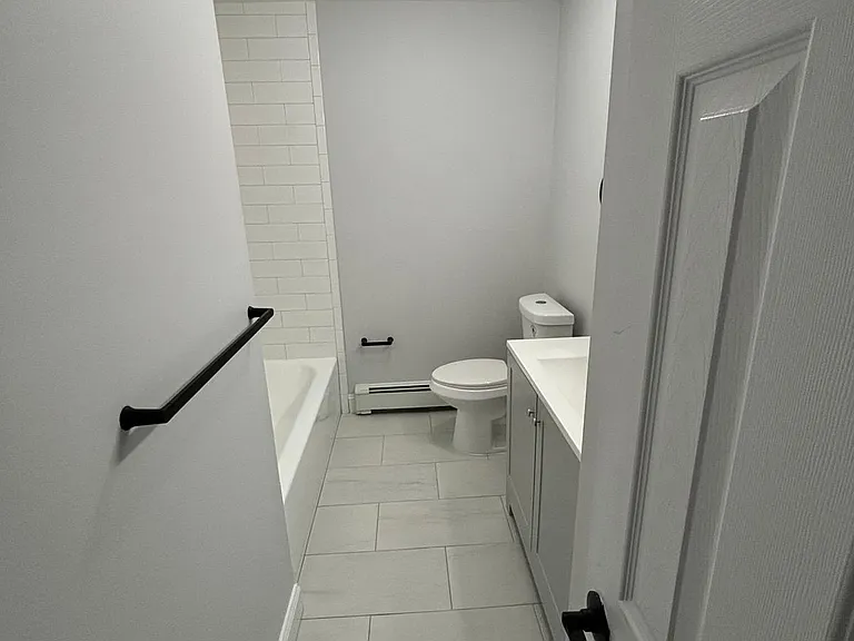 Karl Place Apartments — Photo 26
