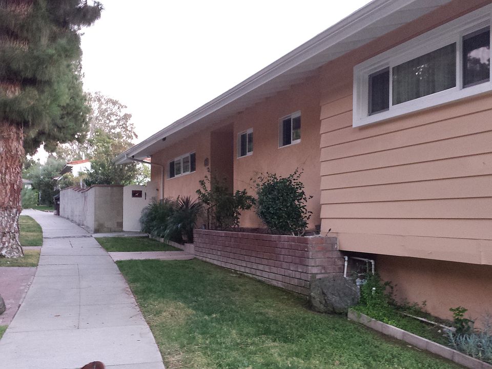2nd image of 800 E Mountain St