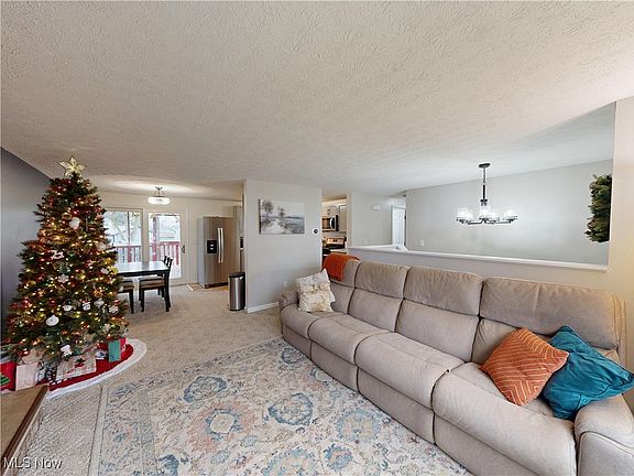 5th image of 1545 Whitehall Dr