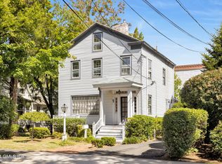 17 Sherwood Pl, Greenwich, CT 06830