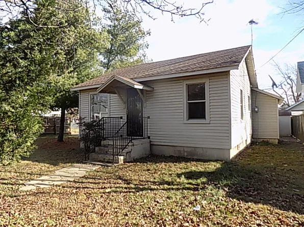 1232 N Farmer Avenue, Springfield, MO 65802