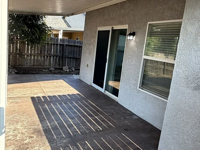 1339 Vine St — Photo 23