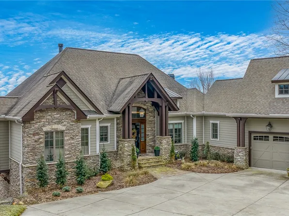 315 Blazing Star Trl, Landrum, SC 29356