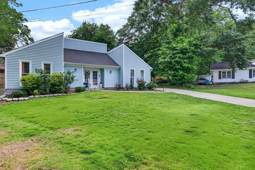 3 bed, 1468 sqft, $2,400 — Photo 4