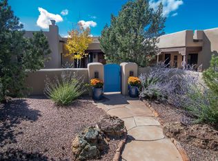 18 Arriba Cir, Santa Fe, NM 87506