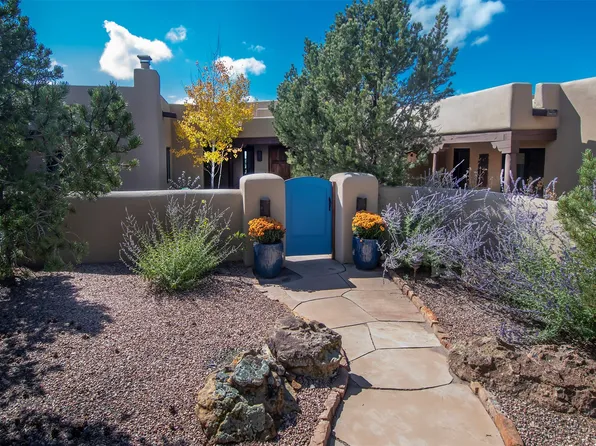 18 Arriba Cir, Santa Fe, NM 87506