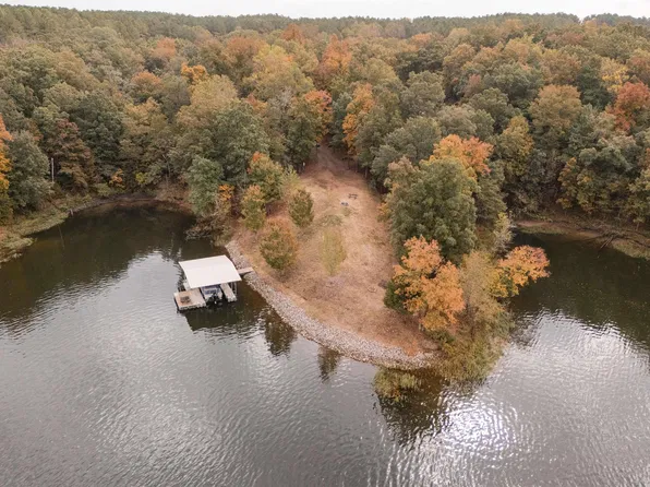 155 Deer Ln, Goreville, IL 62939