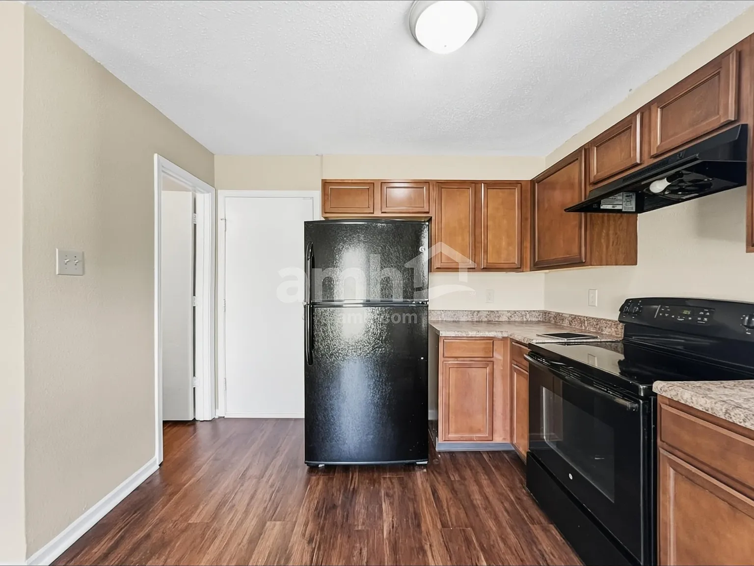 3 bed, 2.5 bath, 1614 sqft, $1,930 — Photo 4