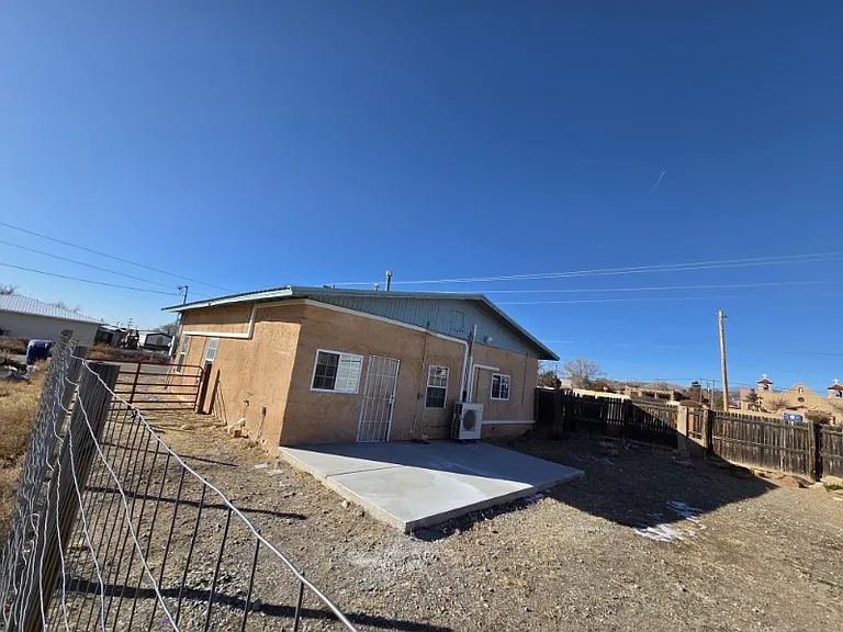 801 Calle Vigil — Photo 10