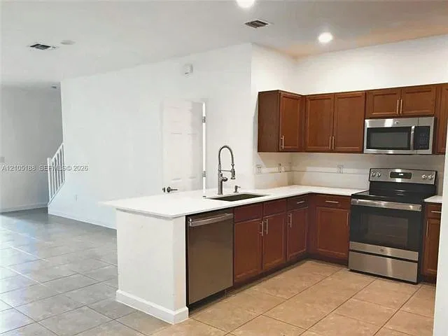 6003 NW 56th Pl — Photo 4