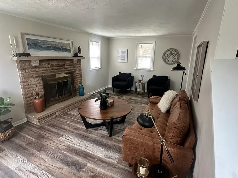 2062 Elmbrook Ln — Photo 21