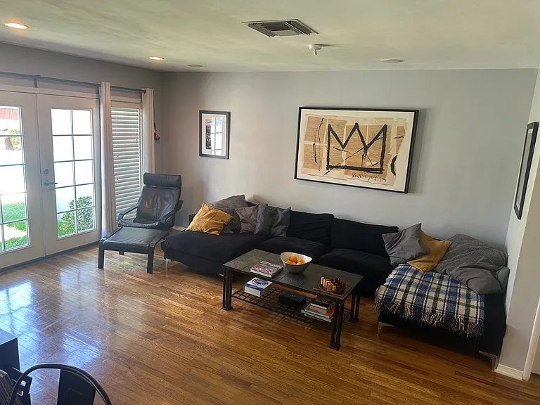 8958 N Swinton Ave — Photo 41