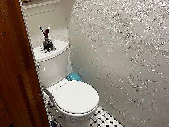 5th image of 3738 Midvale Ave