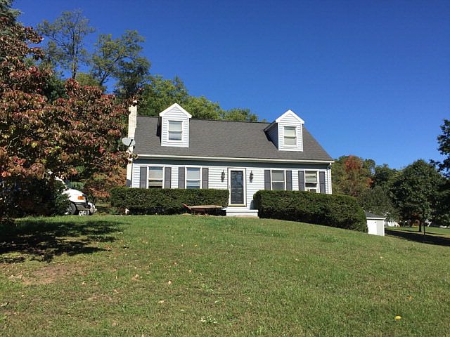 1st image of 42 Daniel Dr