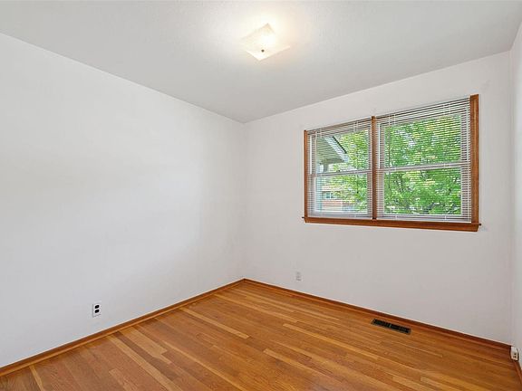 4th image of 10716 Antrill Dr