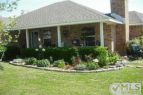 1st image of 833 Isom Rd