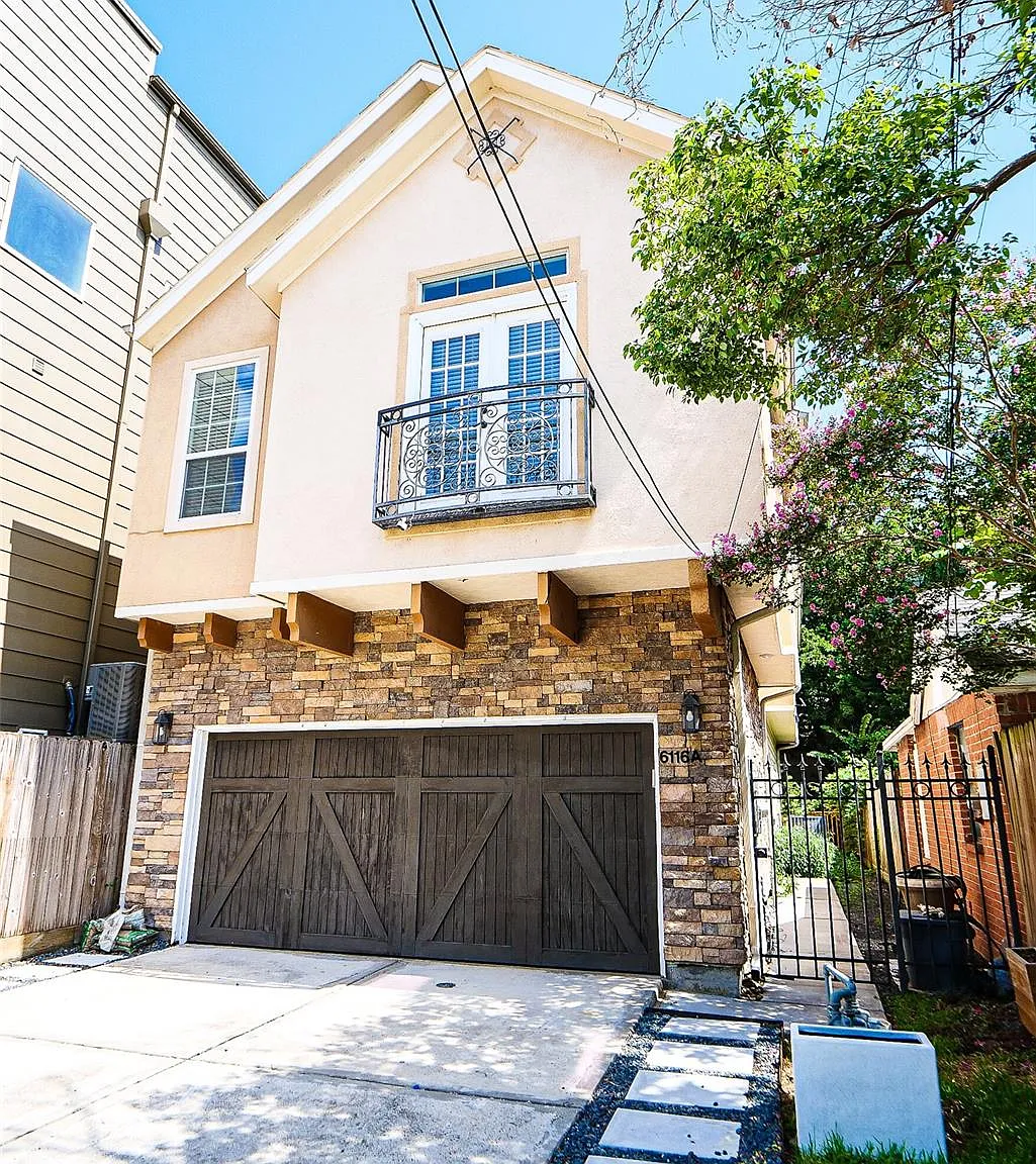 3 bed, 2.5 bath, 2262 sqft, $3,300 — Photo 3