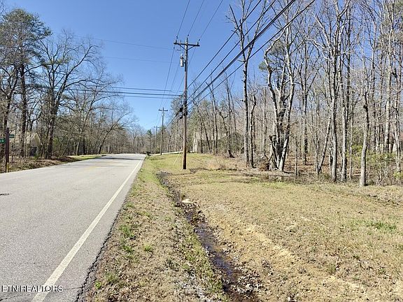 3rd image of 320 Westchester Dr