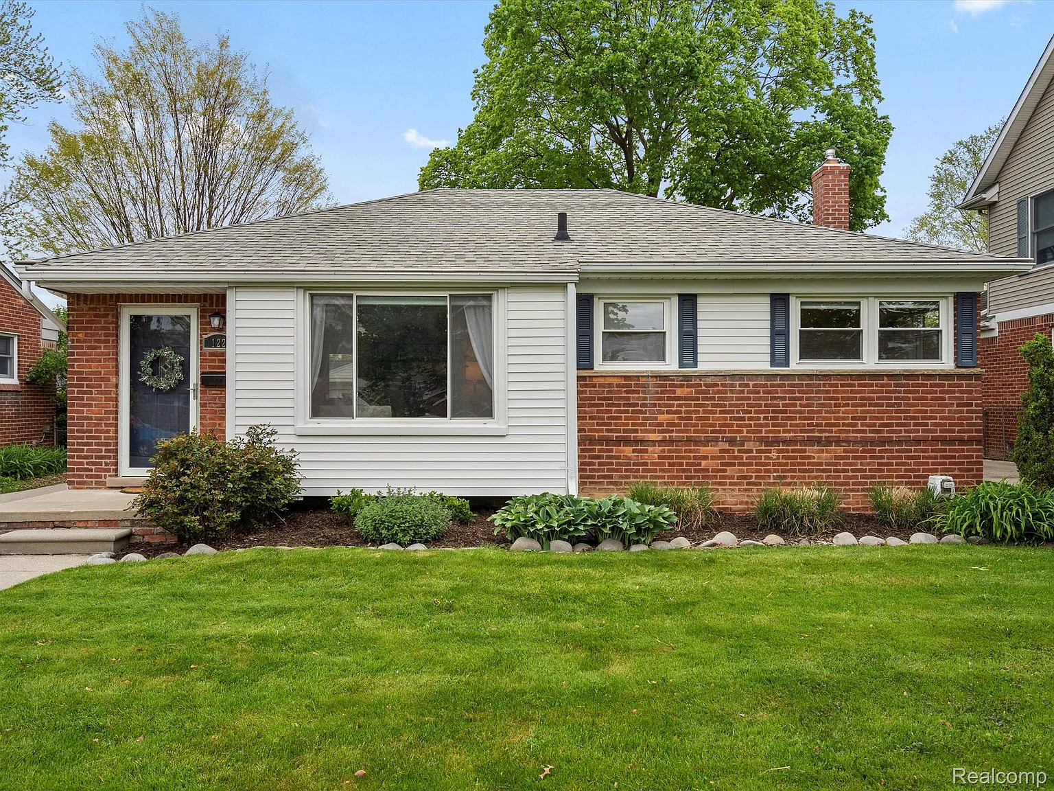 122 Jeffrey Ave photo 1