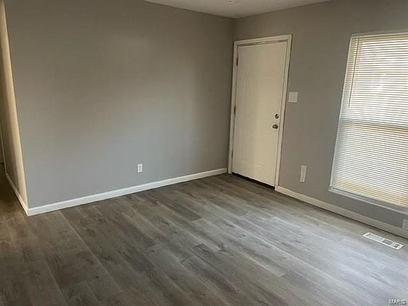 5th image of 1412 Redman Blvd