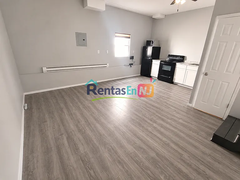 12 Johnson Ave #BASEMENT — Photo 2
