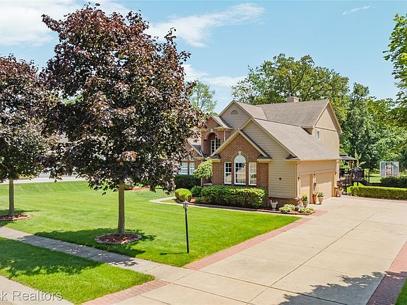 3rd image of 2322 Sandlewood Dr