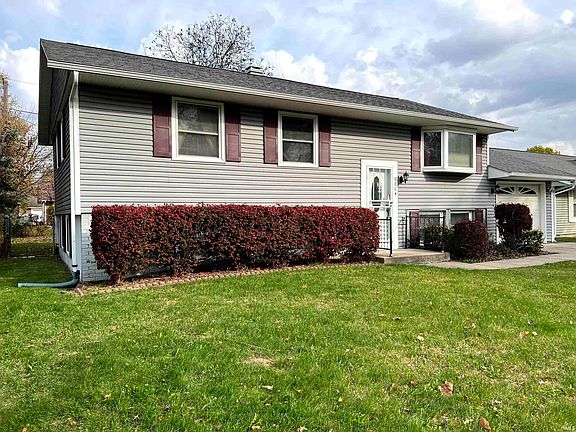 3rd image of 906 S Southland Dr