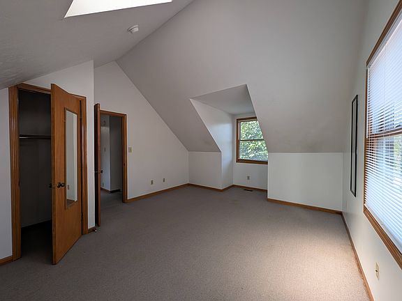 4th image of 110 N Union St