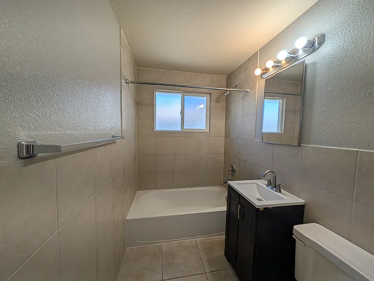 729 Emporia St — Photo 10